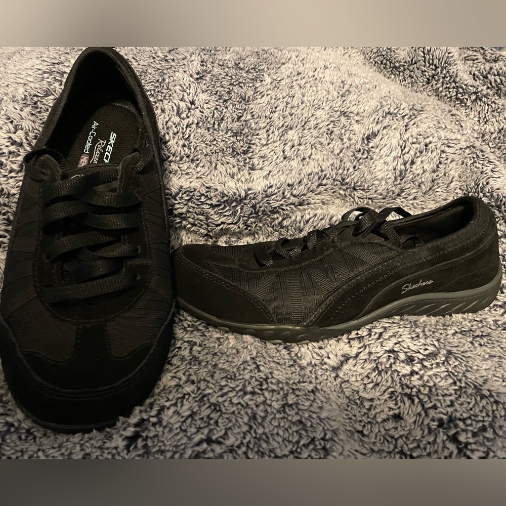 Skechers Relaxed Fit with Memory Foam size 8